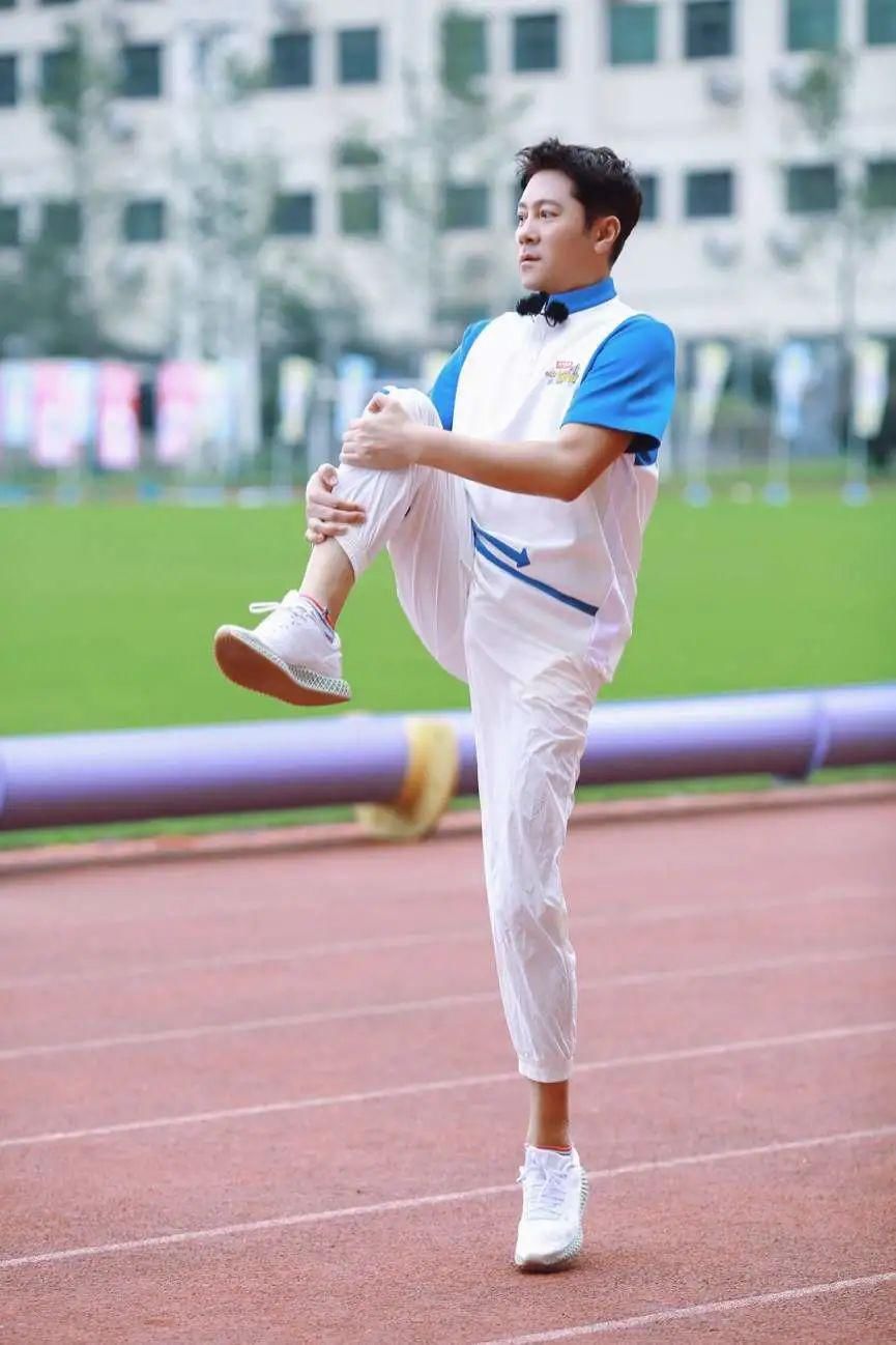  玩游戏|哥哥们一起玩游戏，却被胡军圈粉！