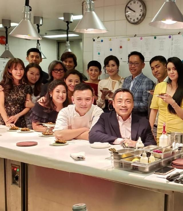 最美|50岁最美港姐李嘉欣逆生长，阔太办生日会却被她抢尽风头