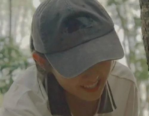 张子枫|张子枫录《向往的生活》总戴帽子?听完妹妹的回应,莫名很心疼