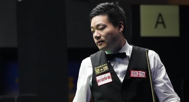  连胜|丁俊晖强势逆转！喜提世锦赛2连胜，对手被罚13分+自杀式失误！