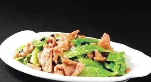  家常菜|肉片炒苦瓜，一道营养美味的家常菜