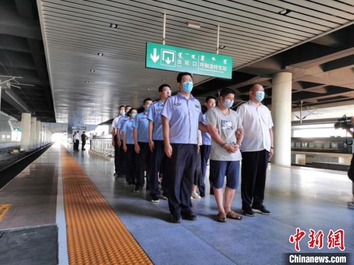 城南分局|呼和浩特警方打掉涉案1000余万元制贩假烟假酒团伙