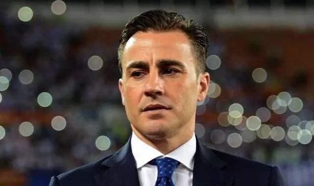  上海申花|申花小将替补上场时，恒大的卡纳瓦罗为何特意上前和他们击掌？