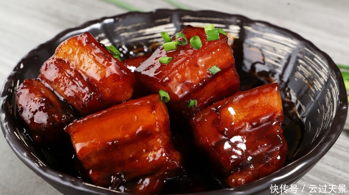 入口|做红烧肉,别只知道焯水,多加这一步,肉肥而不腻,入口即化