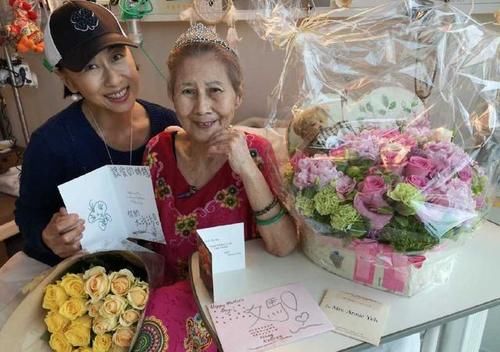 母亲|72岁林子祥携妻子叶倩文支持郑秀文新片，结婚24年感情仍甜蜜