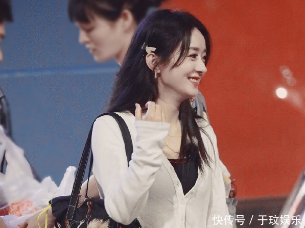  焦躁|录制《中餐厅》有多不容易黄晓明累到脱妆，赵丽颖焦躁到落泪