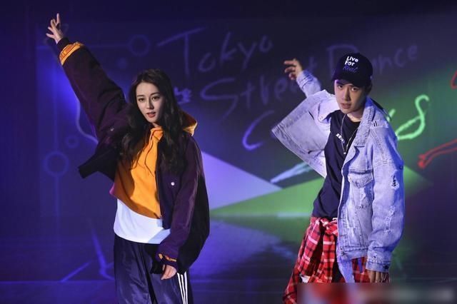  网络|神的孩子在跳舞？恭喜王一博入围8月艺人网络影响力榜TOP10