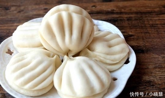 傻傻|蒸馒头,别傻傻只会酵母和白糖!偷偷加一点它,10分钟发满大一盘