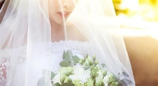 拜金女|谈恋爱为女友花十万，她非要两万彩礼才肯结婚：拜金女的爱情，高攀不上