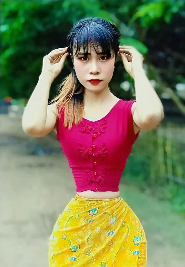  英国的罗米|缅甸女孩打破世界纪录，成为全球腰最细的人！自曝细腰纯天然