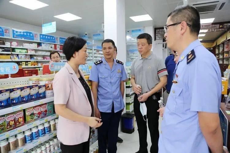  邱华萍一行|邱华萍局长赴苍南开展 “三服务”活动