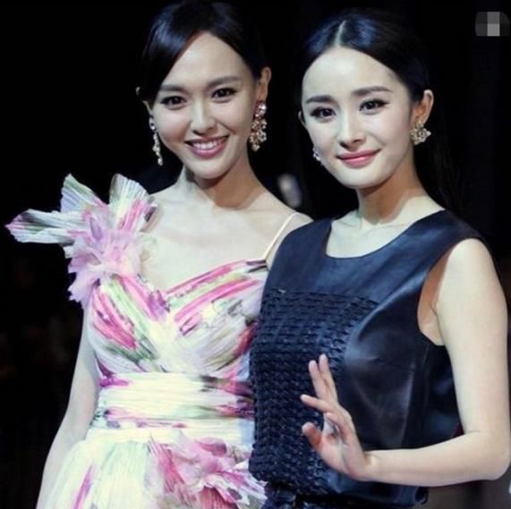  之间|唐嫣产后首次复出与杨幂同框，两人中间隔着一条银河，全程零互动