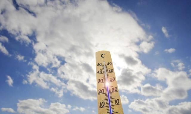  宝宝|超30度高温 妈妈看演出1岁宝宝被锁车内 心大还是真不懂？