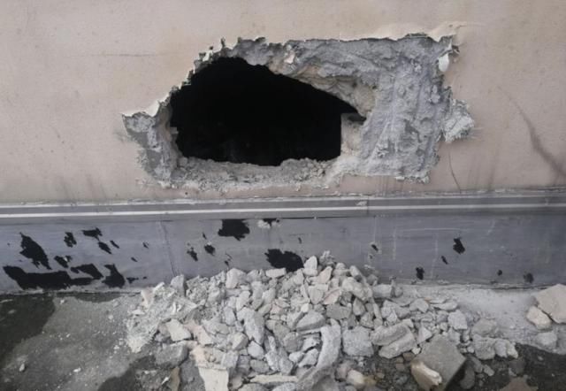  吴女士|漏！漏！漏！闵行新房报修三年多没修好，顶上竟长出青苔