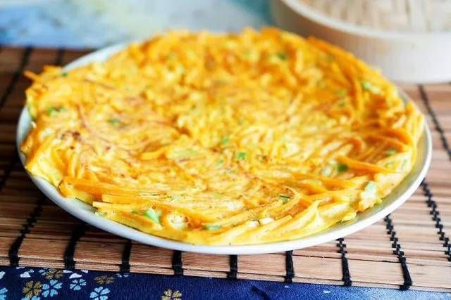 带来|暑热来临,早餐来盘南瓜烘蛋饼,香滑细腻,带来一天精气神儿