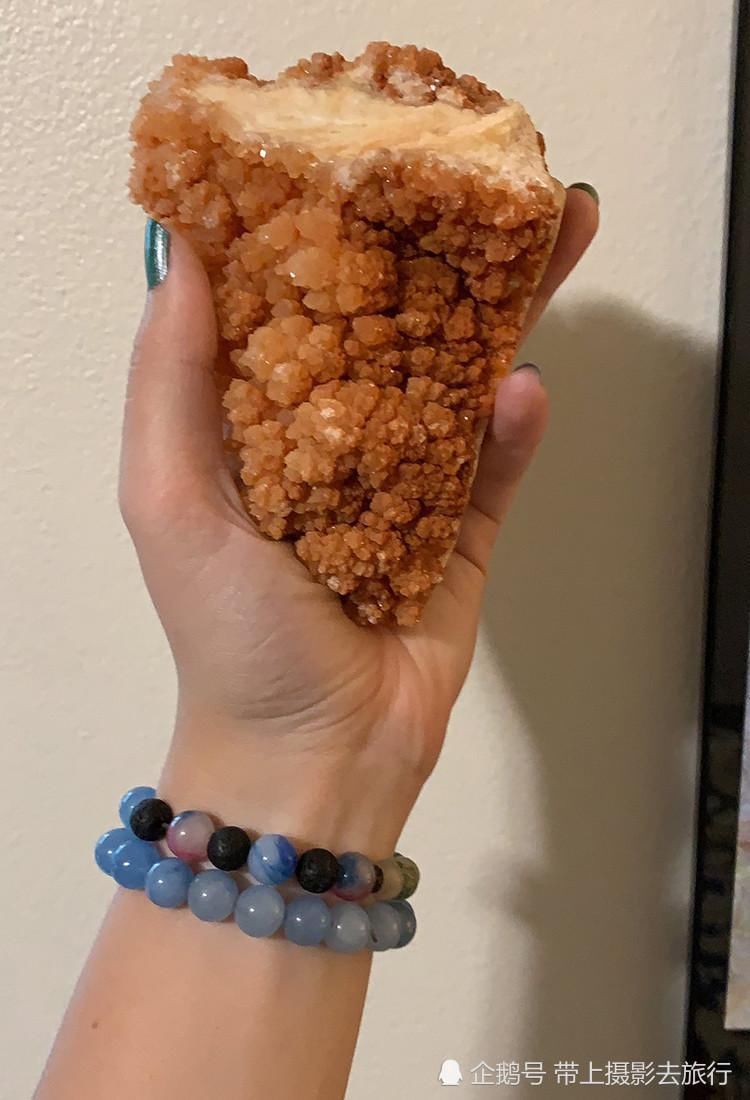 块水晶|她收获一块鸡排石头,因太美味走红,网友好想咬一口