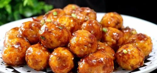 鹌鹑蛋|鹌鹑蛋别光卤着吃了，教你一种新做法，一口一个，一大盘不够吃