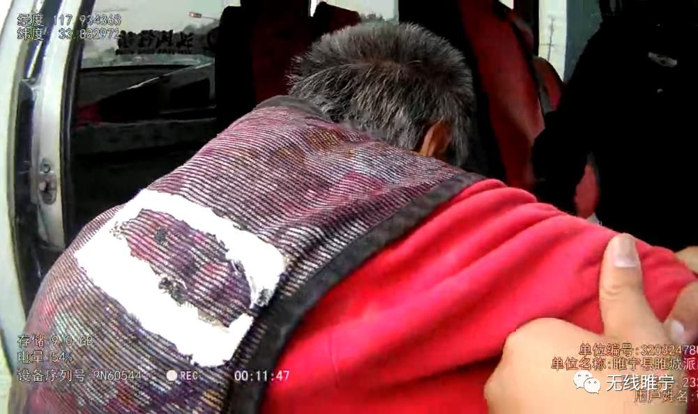 民警|老熟人，快上车吧！