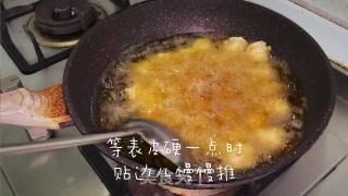 炸豆腐|酥脆鲜嫩的炸豆腐丸子(声明:菜谱由视频剪辑而成)