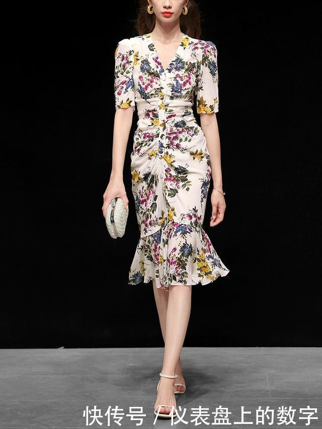  值得|优雅高级还不贵，今夏值得拥有的24套轻奢裙，等你鉴赏