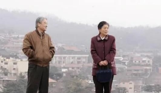 悄然兴起|一种迟来的无色彩的“黄婚恋”，在六旬老人之中正悄然兴起！