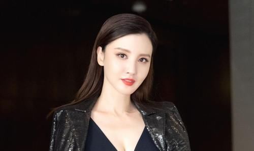  击败|击败汤唯，错爱黄海波，今成亿万公司老板娘，张萌没那么简单