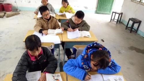 改变|等一本书的留守儿童 不愿退群的转学生 阅读改变的何止几万种人生