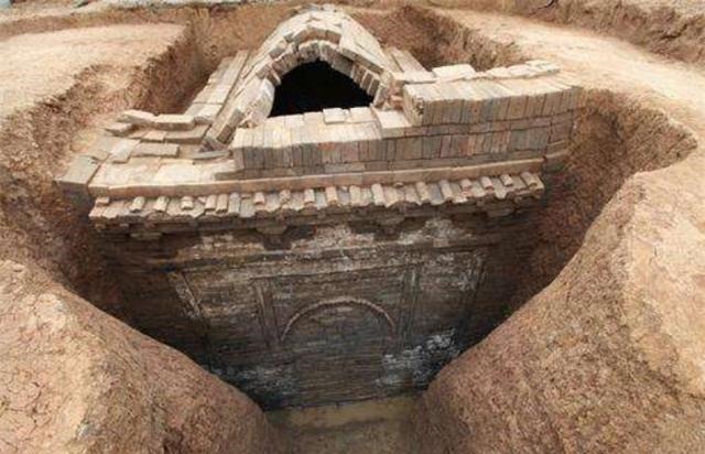 陵墓|古代帝王喜欢给自己修墓，秦以后的帝王陵墓里，为何没有兵马俑