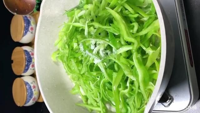  香辣|青椒肉丝，滑嫩入味香辣适中，百吃不厌，家的“味道”