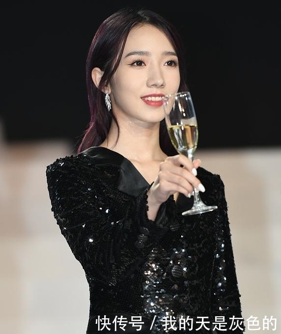 综艺节目|组合分散之后剧本和综艺资源都空缺的孟美岐,到底是哪里出错了?