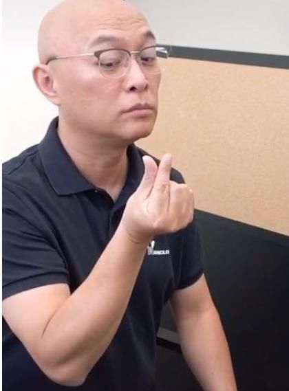  豪宅|孟非到底多有钱？23岁女儿穿睡衣出镜，暴露家中千万豪宅！