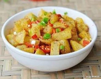  精选|美食精选：韭菜煎豆腐，锅式腊味饭，锅巴土豆，上汤西兰花的做法