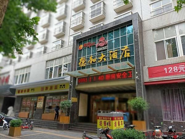  昏迷|洛宁男子参加婚宴，从酒店3米高传菜间跌落昏迷至今 家属考虑起诉