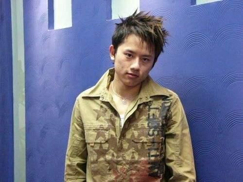  中国|《中国好声音》最惨的冠军，再次参赛又夺冠军后依然没有名气！