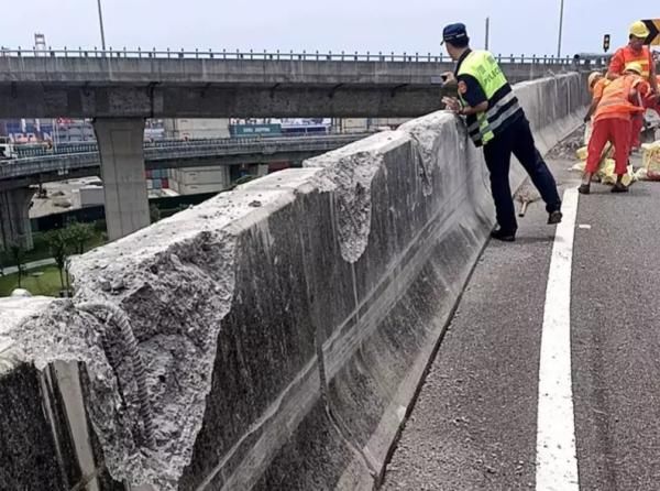  重摔|水泥车高速路上垂直坠下 5层楼高重摔车毁司机亡