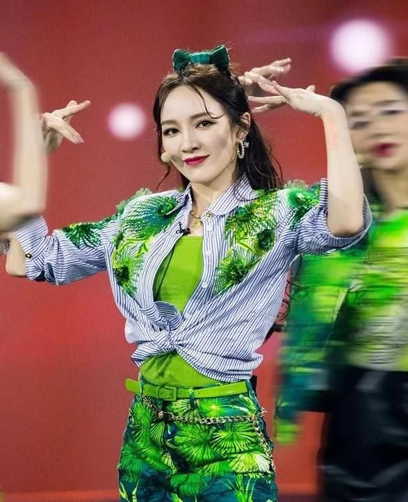  讽刺|《浪姐》投票通道开启结果太讽刺，孟佳人气飙升第一，节目组被狠打脸！