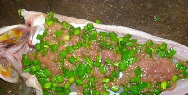 服务员|老外在中国餐馆点了“饼”,服务员却端来鱼,老外太好吃了