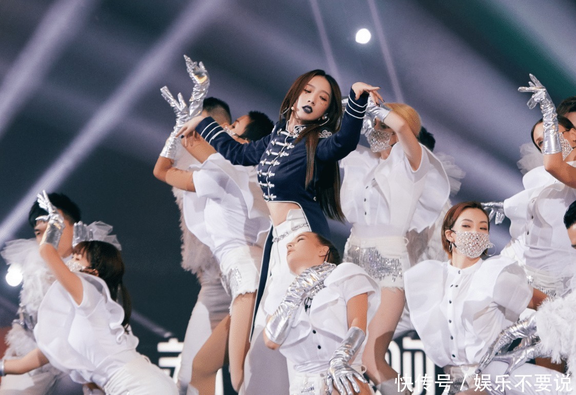 舞台|孟美岐化身蒙面舞王,暂停看她的卡点动作,果真是“舞台节拍器”