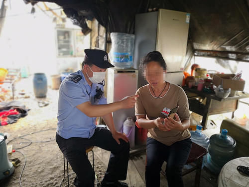  金山|贷款逾期要被逮捕，这种鬼话也信！金山一女子险被骗