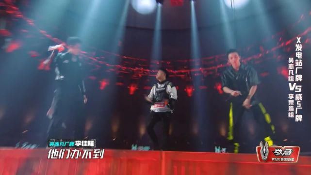  小白|吴亦凡为小白罢演摔麦是节目效果？可以但没必要