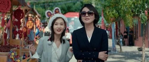 近乎|“风情”闫妮:千娇百媚的彪悍,近乎孩子的简单