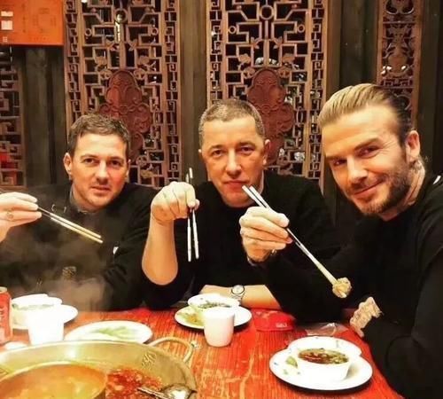 离不开|老外“忘不掉”的几种中国美食,到中国之后顿顿离不开,老外太美味了