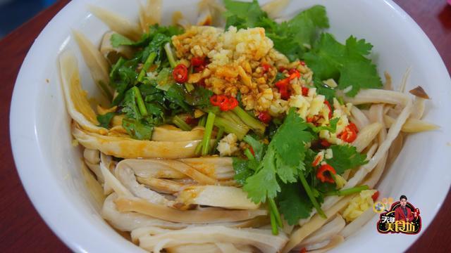 上桌|杏鲍菇别炒着吃，教你新吃法，不炒不炖不做汤，上桌就扫光，香！