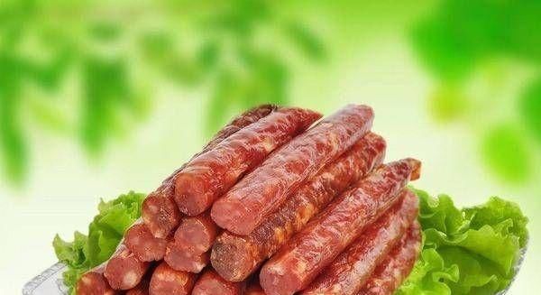  煲仔饭|广式煲仔饭芳香可口，腊肠和鸡蛋完美搭配，营养美味！