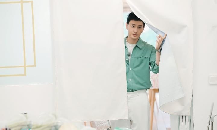  黄晓明|《中餐厅4》首播惹争议，黄晓明遭算计，赵丽颖拒绝拍摄却曝光语音