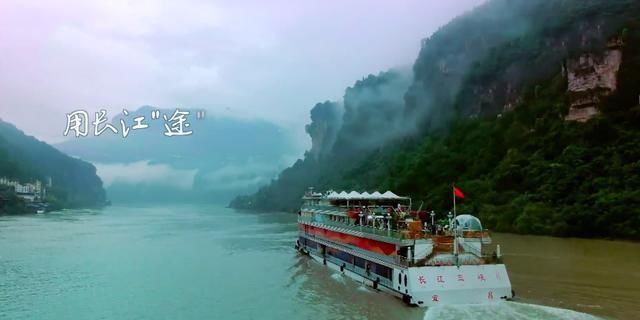  登上|《中餐厅》登上《光明日报》，第一期就被官媒安利，凭的是什么？