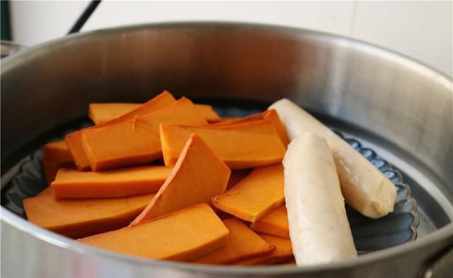  香甜|半个南瓜，1把糯米粉，不用水不用油，软糯香甜还拉丝