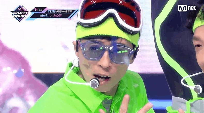  pose|明星们在舞台上的ending pose，也太搞笑了吧