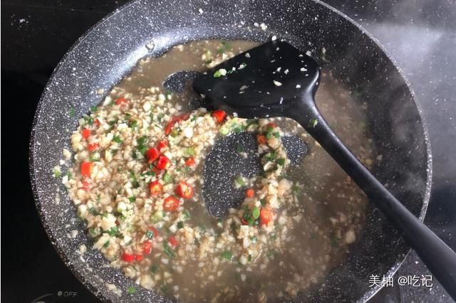  1勺|比肉还好吃的蒜蓉烤香菇，咬一口嫩滑爆汁，一顿1大盘不够吃