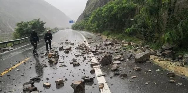  暴雨|受连续暴雨天气影响，天水多条道路通行受阻